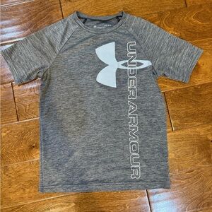 Under armor kids shirt
